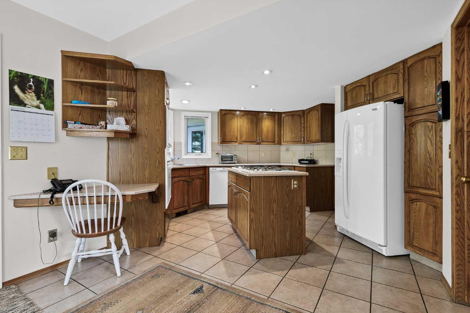22 Varsity Estates View NW