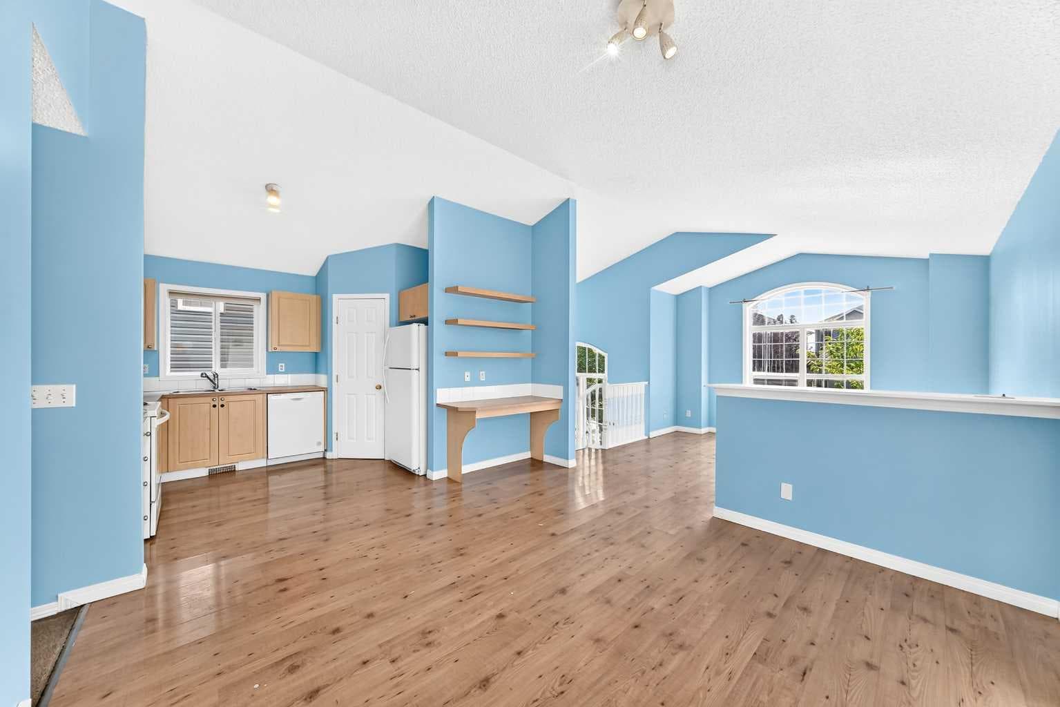 76 Coville Close NE