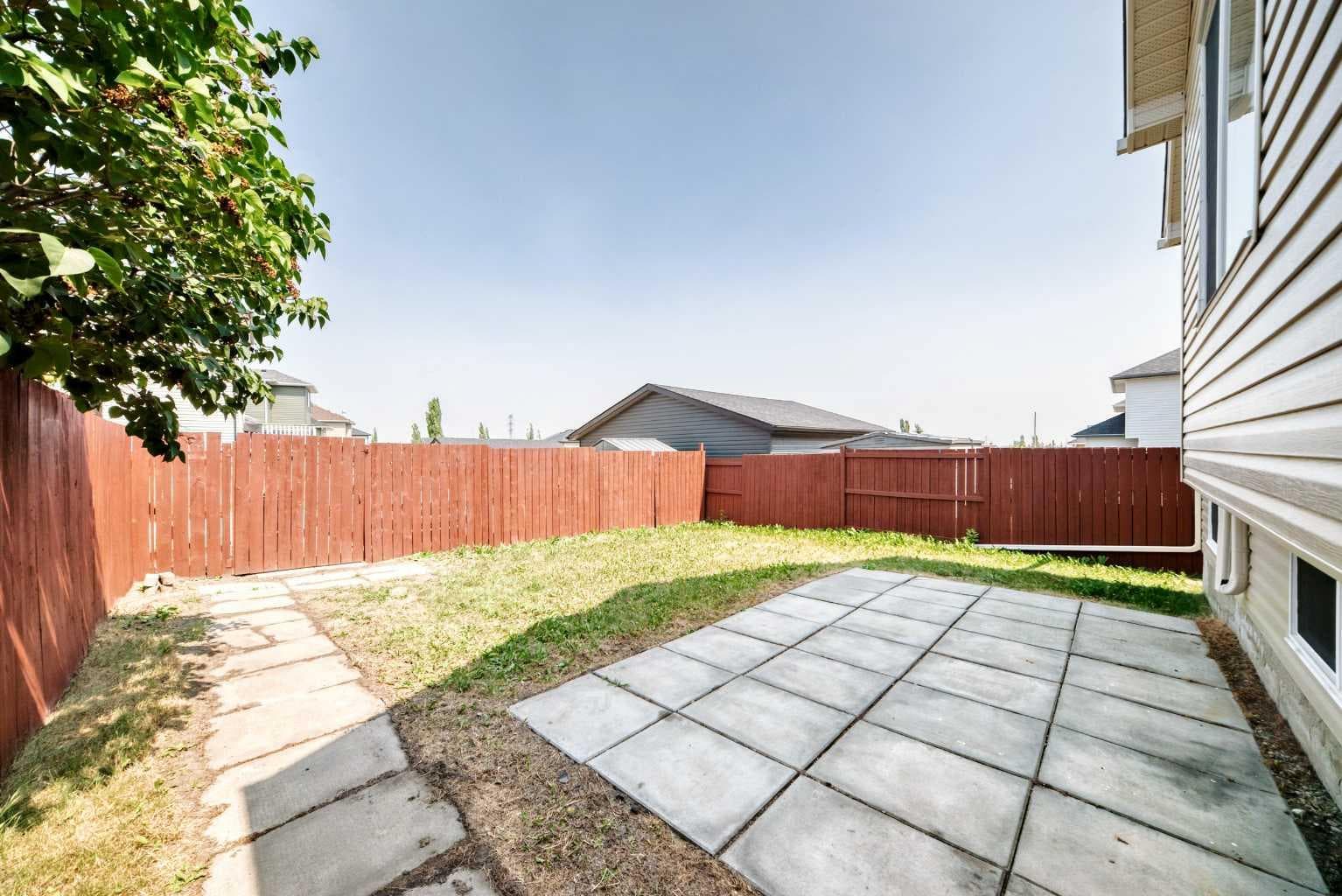 76 Coville Close NE