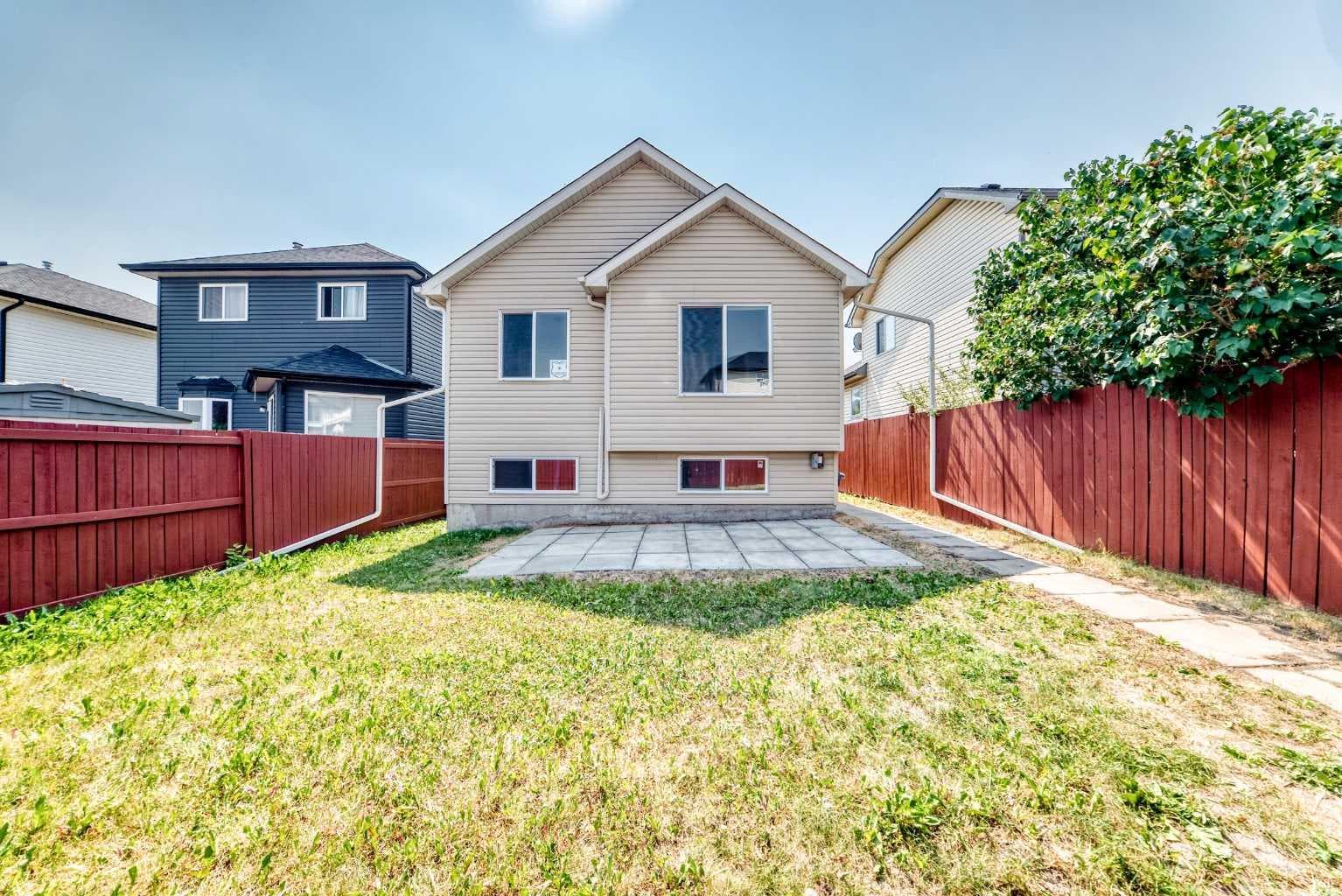 76 Coville Close NE