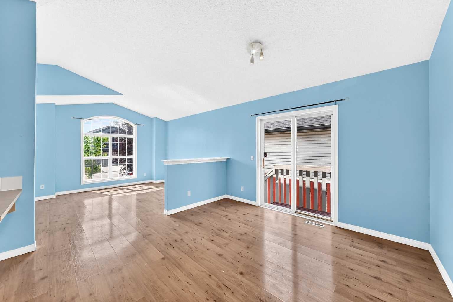 76 Coville Close NE