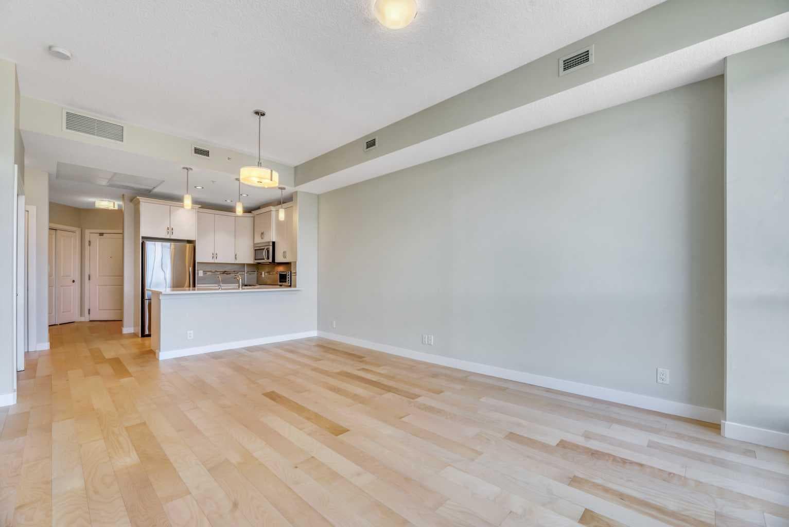1103, 16 Varsity Estates Circle NW