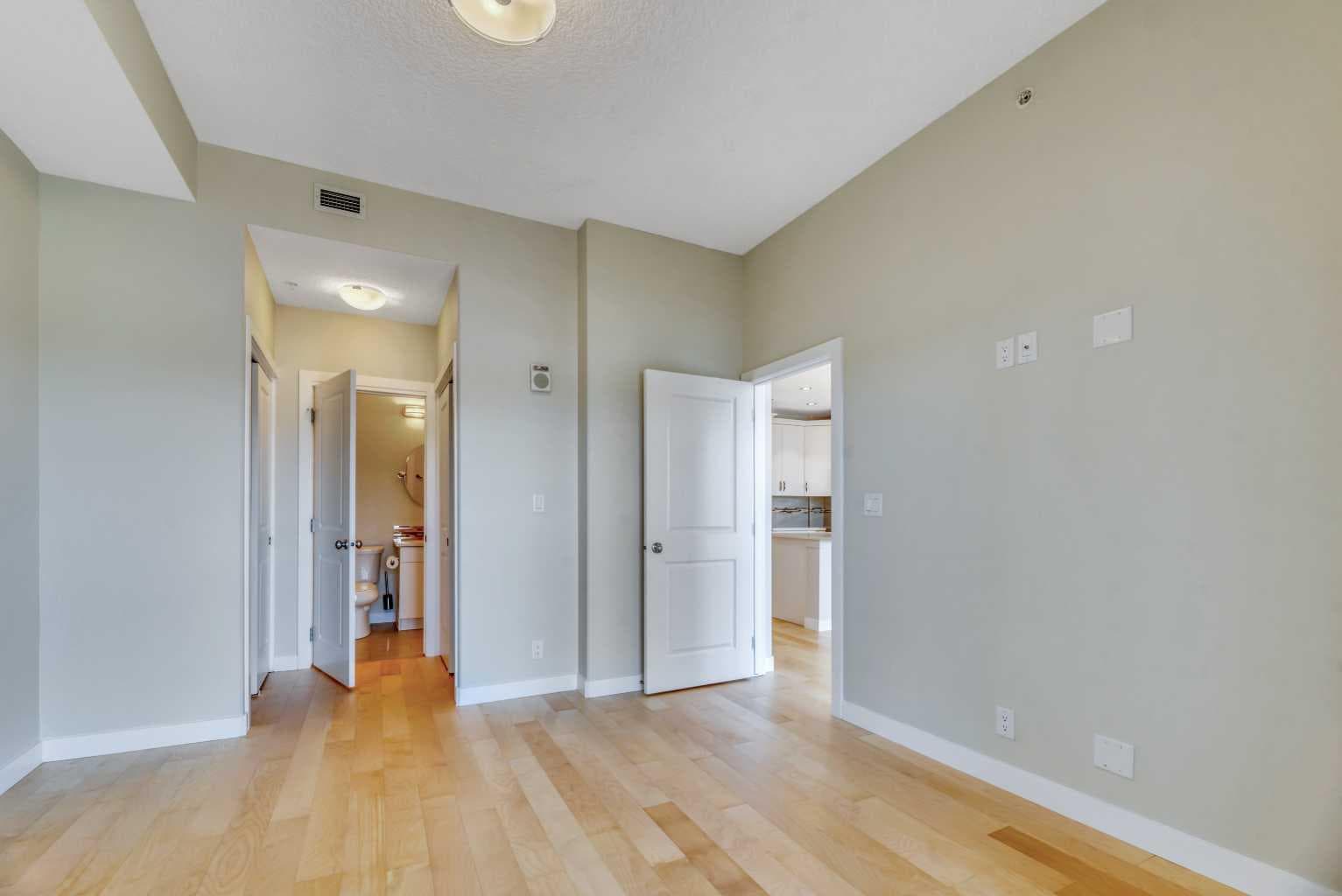 1103, 16 Varsity Estates Circle NW