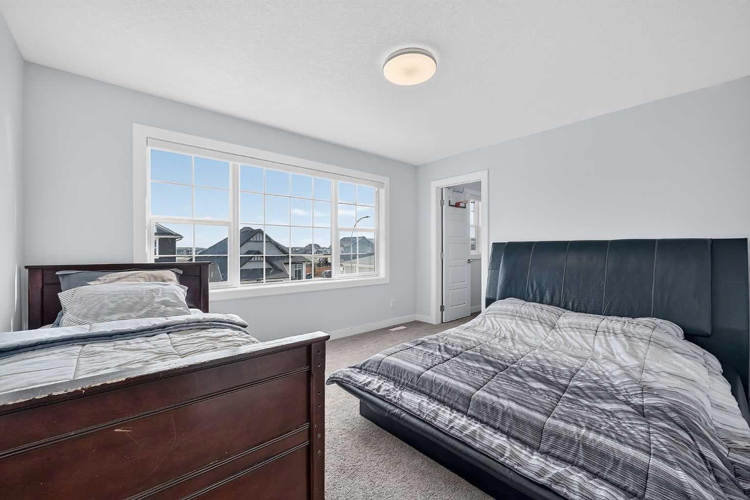 2177 Ravensdun Crescent SE