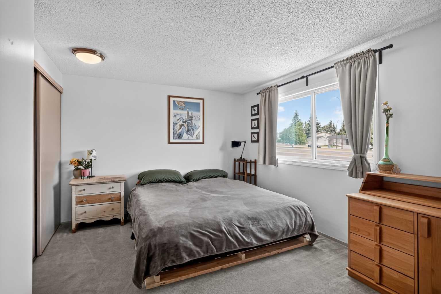137, 999 Canyon Meadows Drive SW