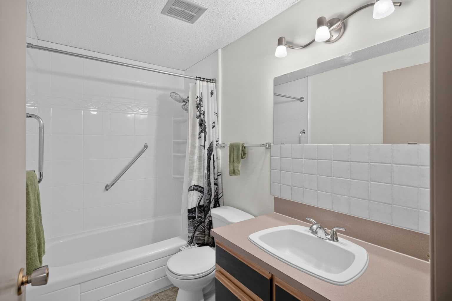 137, 999 Canyon Meadows Drive SW