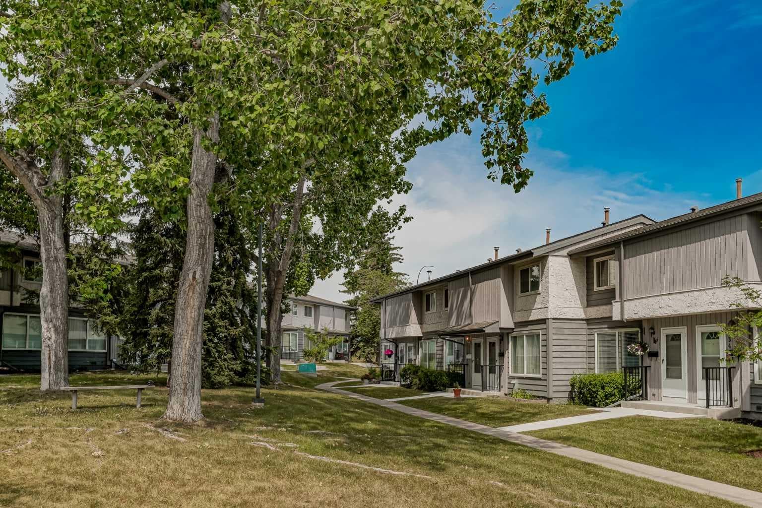137, 999 Canyon Meadows Drive SW