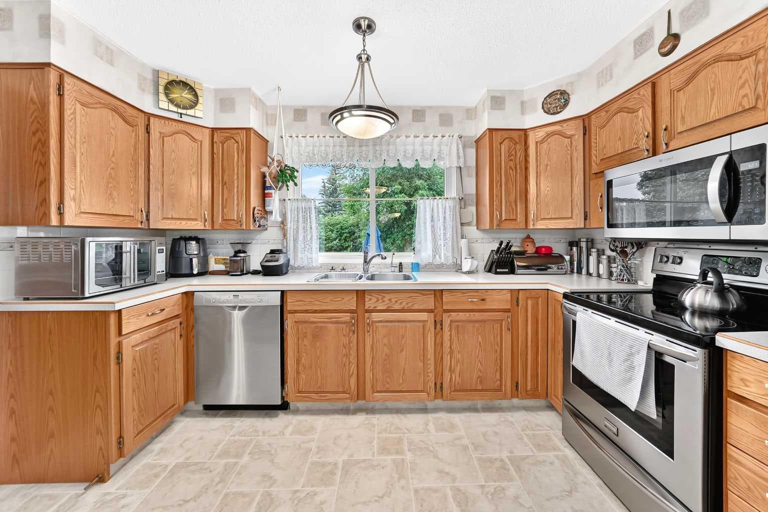 1 Cochrane Crescent 