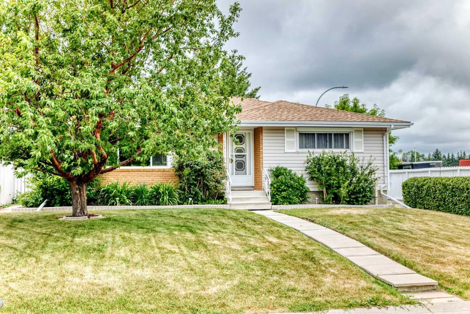 1 Cochrane Crescent 
