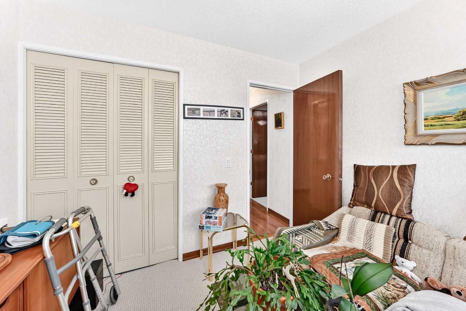 1 Cochrane Crescent 