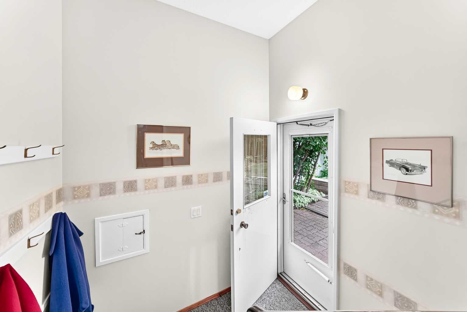 1 Cochrane Crescent 