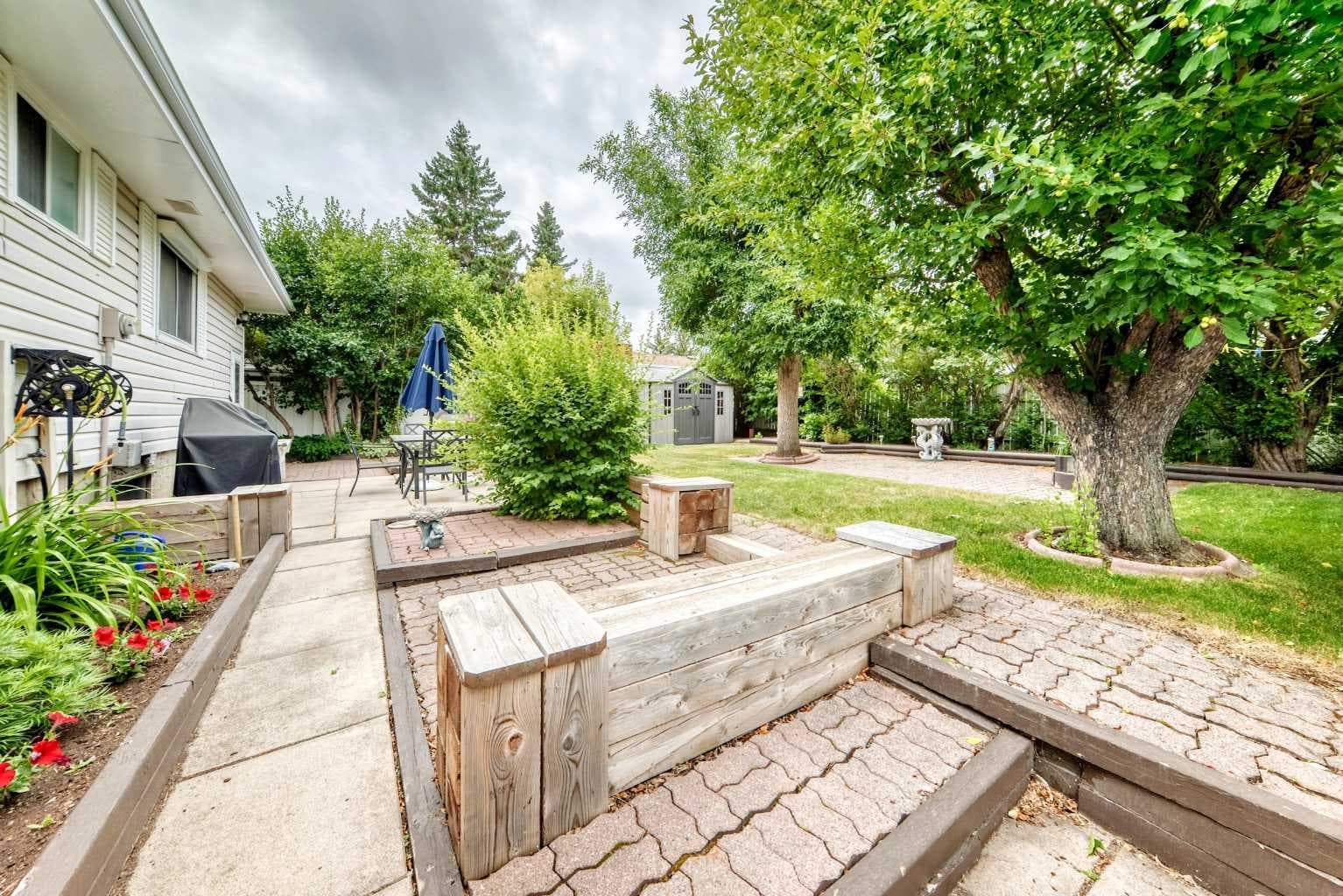 1 Cochrane Crescent 