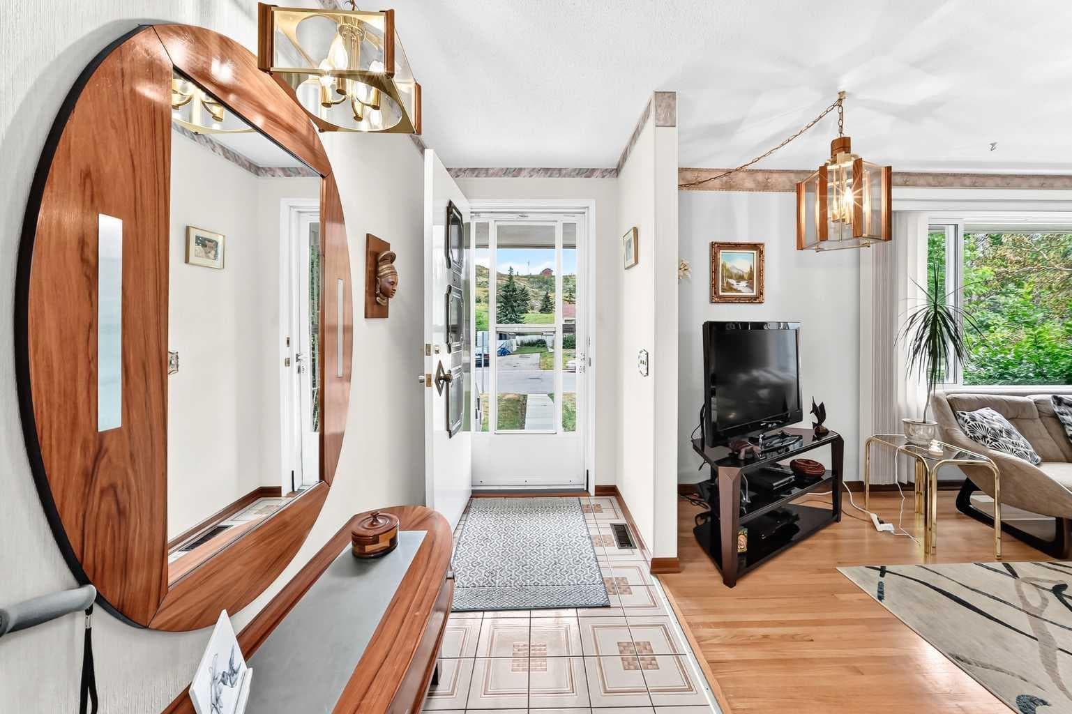 1 Cochrane Crescent 