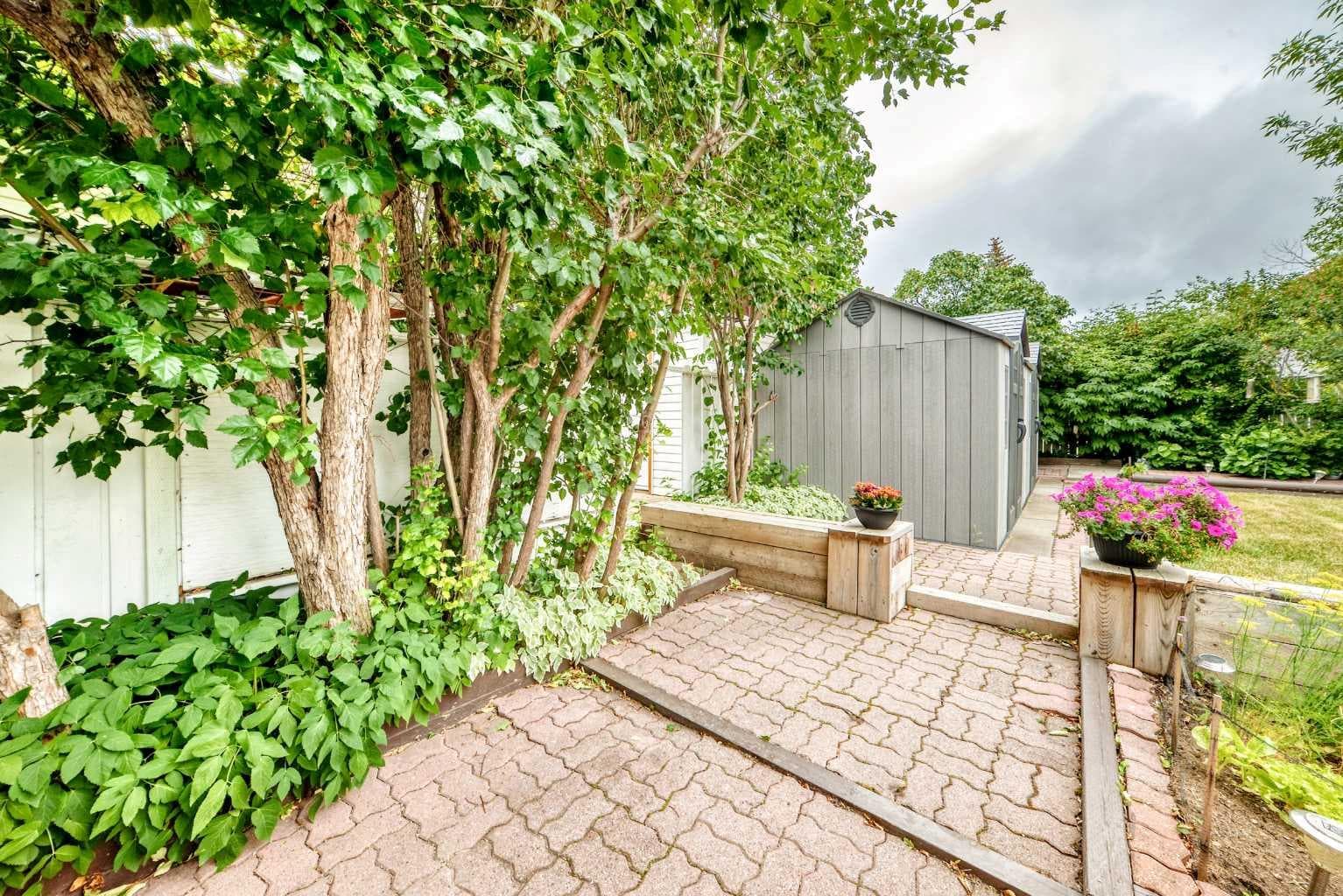 1 Cochrane Crescent 