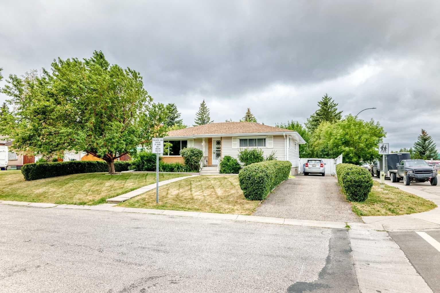 1 Cochrane Crescent 