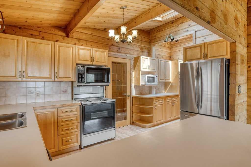 261126 Range Road 33  