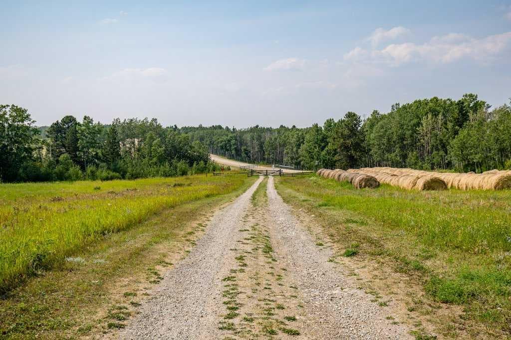 261126 Range Road 33  