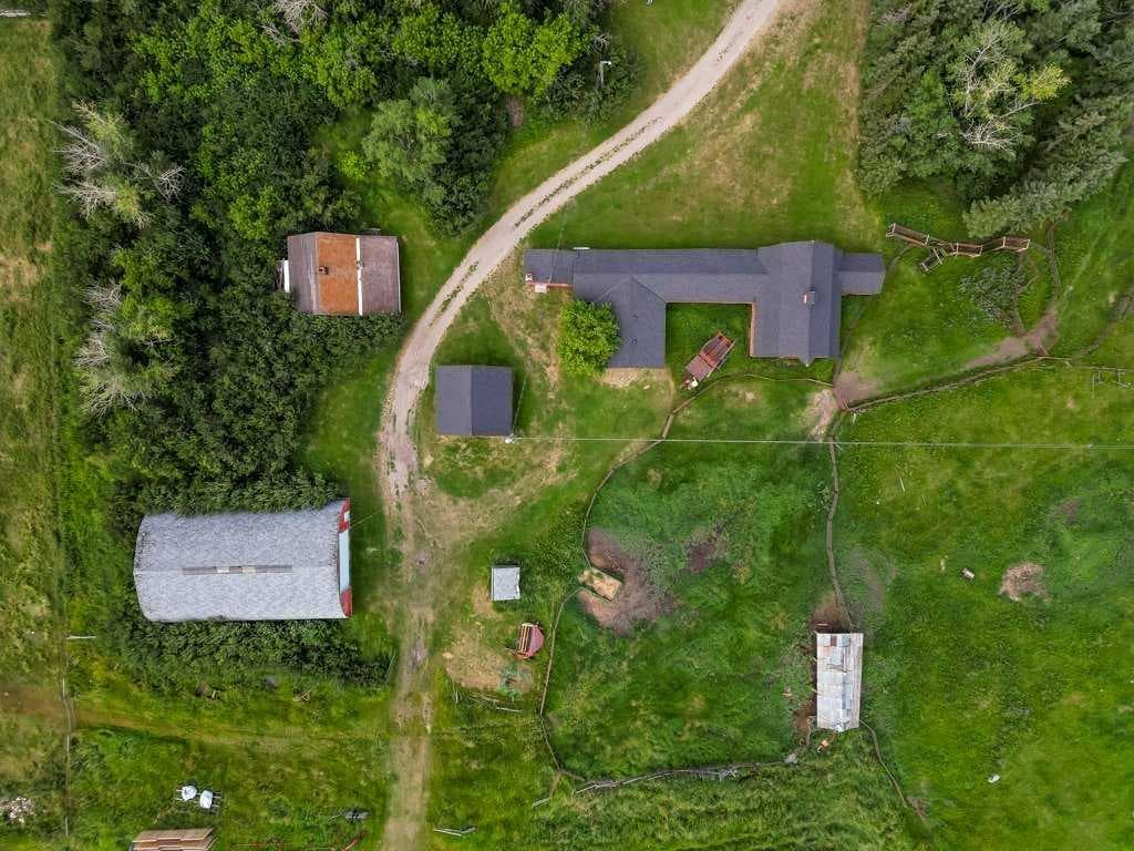 261126 Range Road 33  