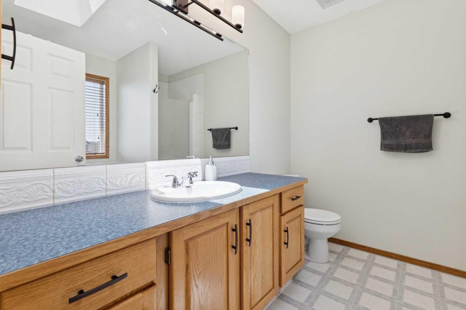 16 Henderson Bay NE