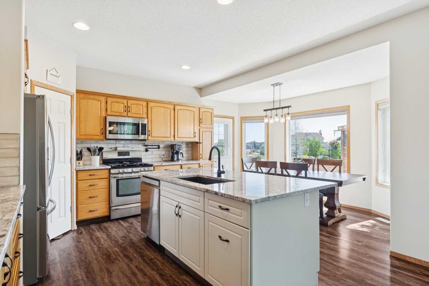 16 Henderson Bay NE