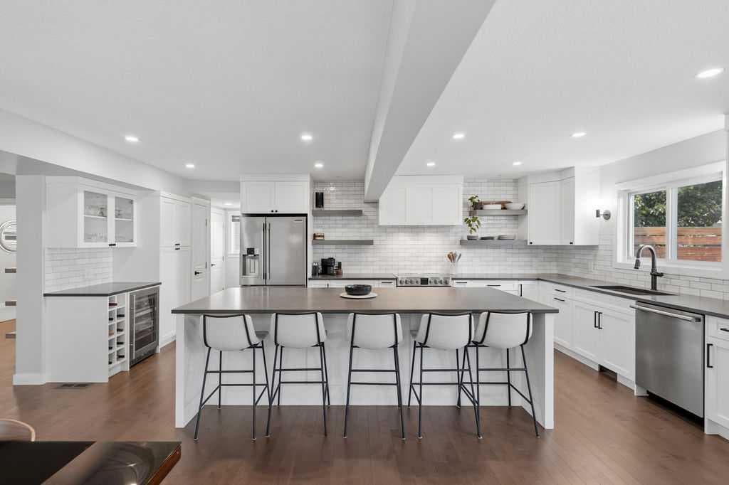 87 Couture Crescent SW