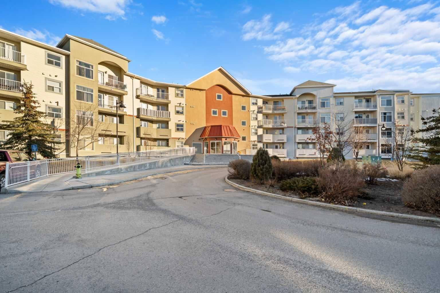 2321, 700 Willowbrook Road NW