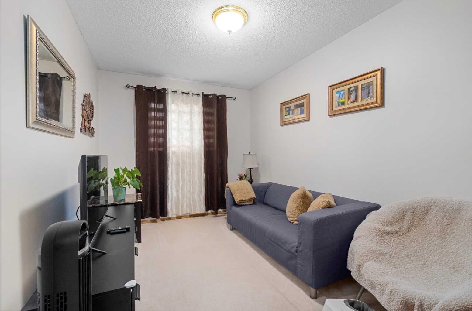 160 Millview Green SW