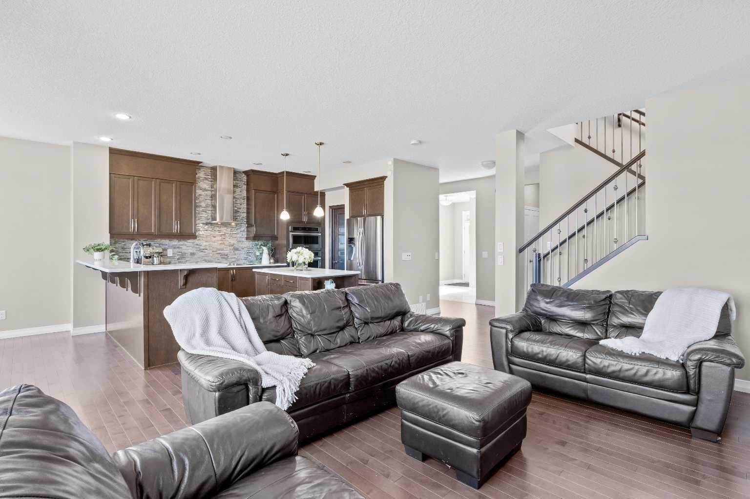27 Mahogany Crescent SE