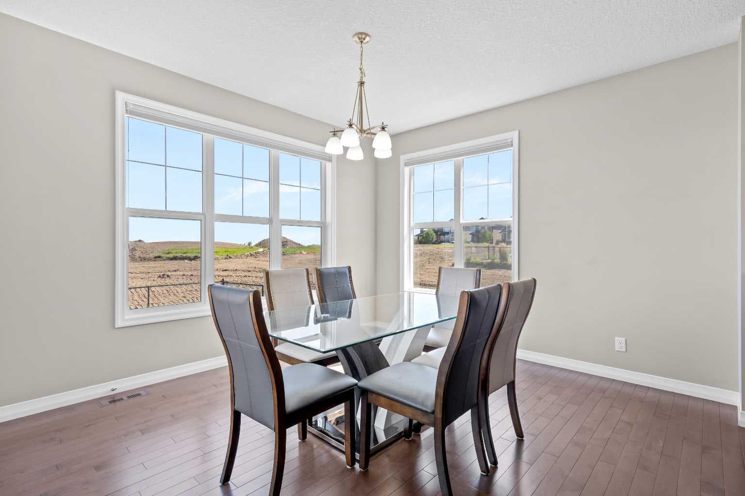 27 Mahogany Crescent SE