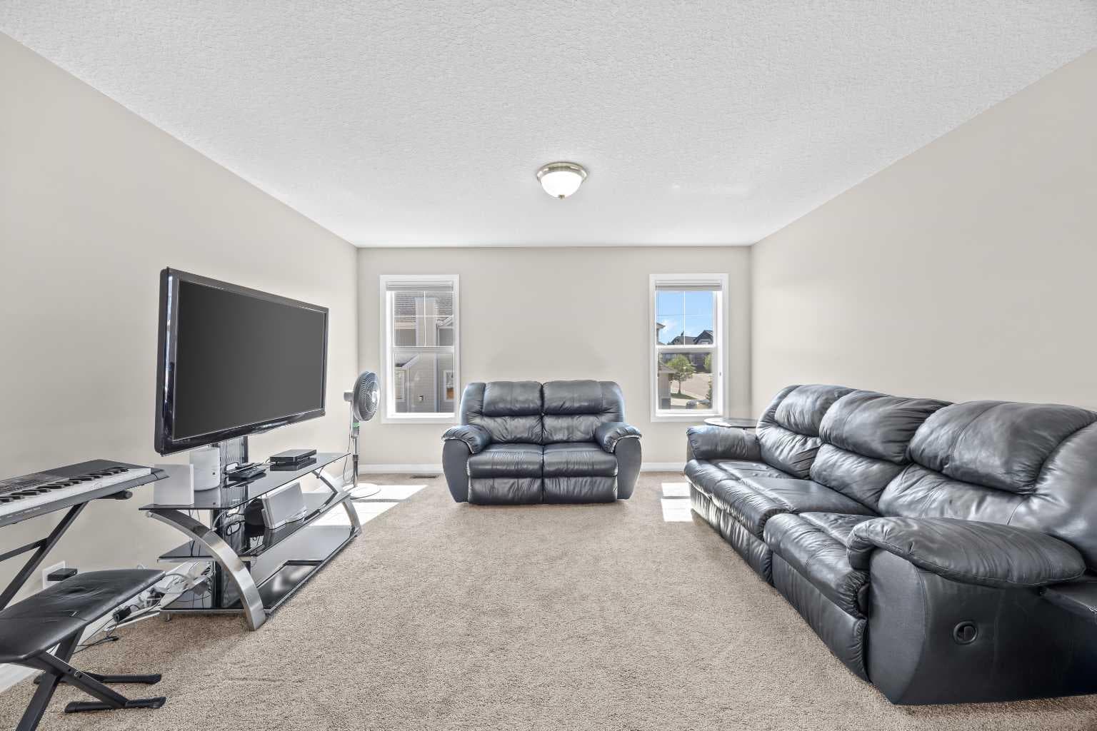 27 Mahogany Crescent SE
