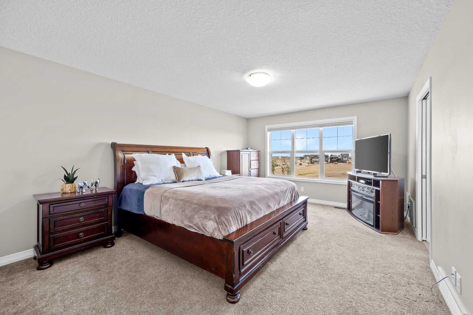 27 Mahogany Crescent SE