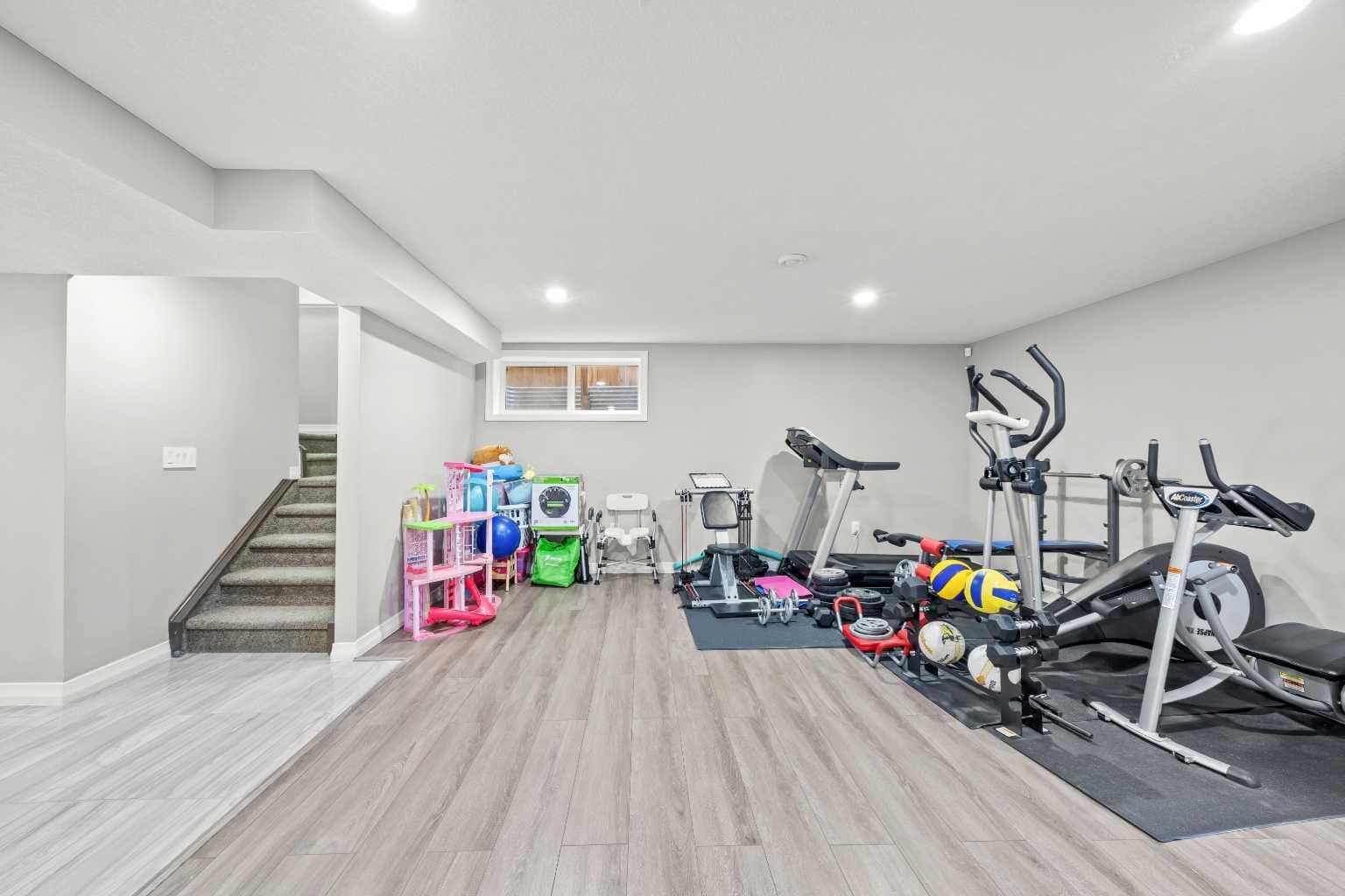 27 Mahogany Crescent SE