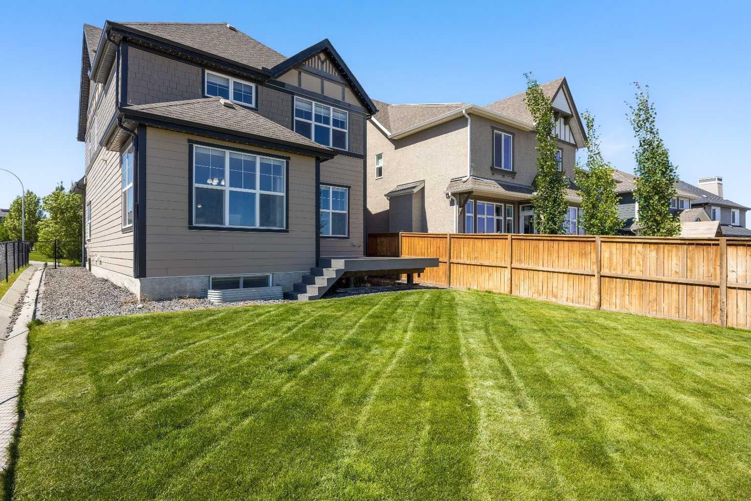 27 Mahogany Crescent SE