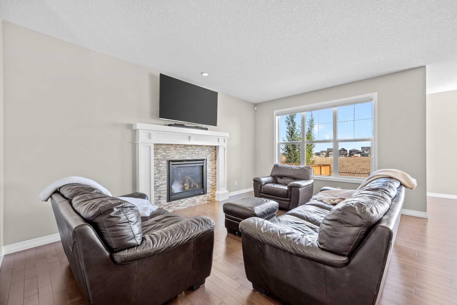 27 Mahogany Crescent SE