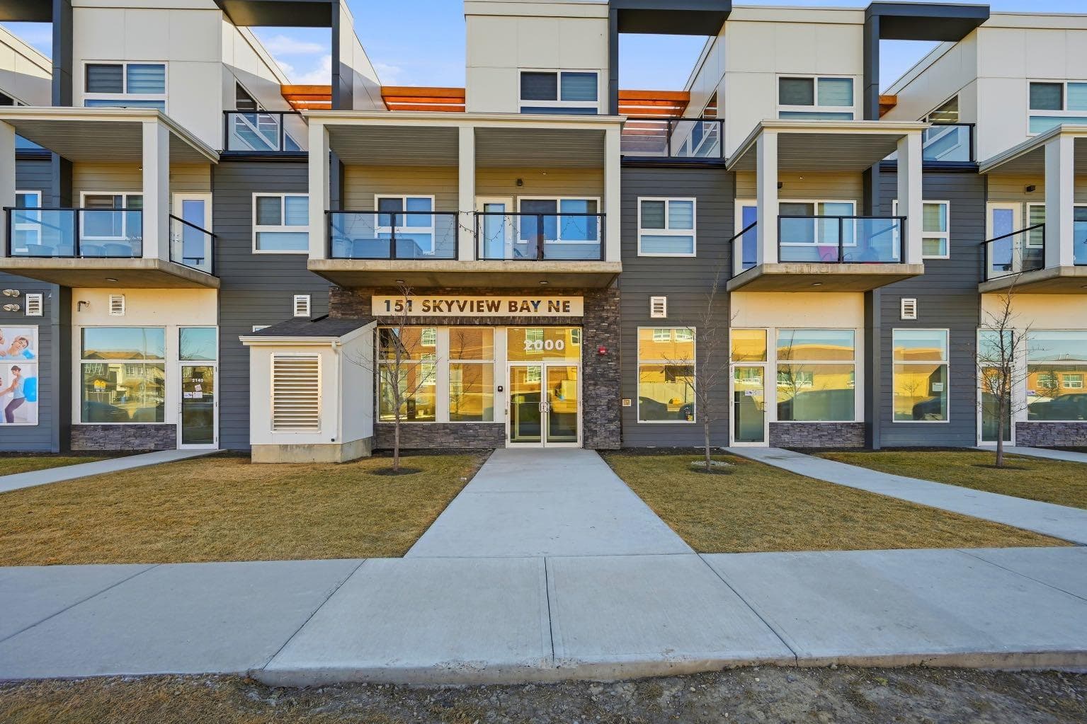 2216, 151 Skyview Bay NE