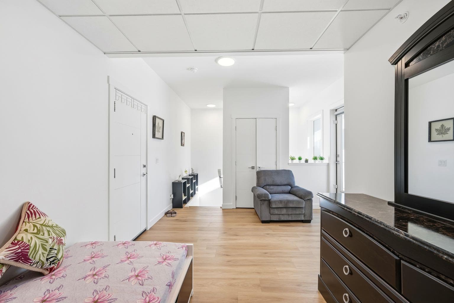 2216, 151 Skyview Bay NE