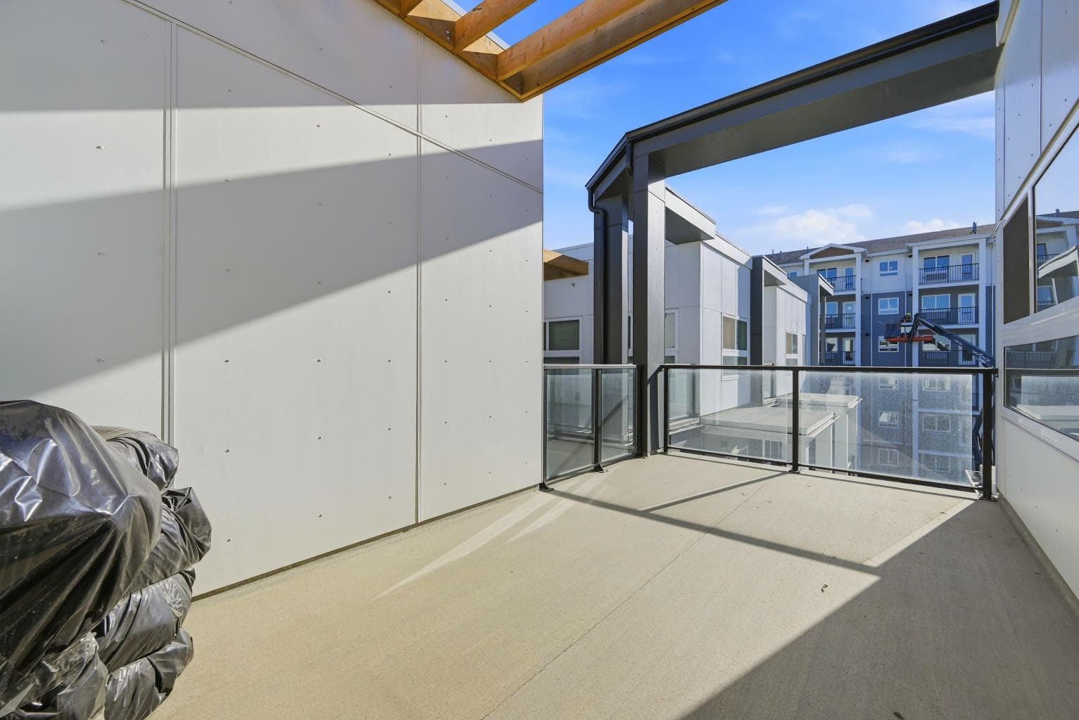 2216, 151 Skyview Bay NE