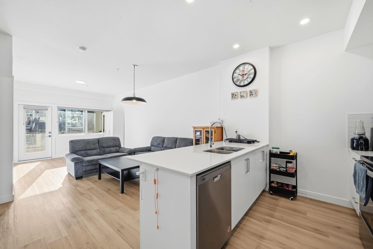 2216, 151 Skyview Bay NE