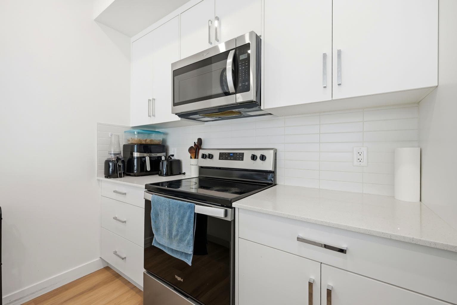 2216, 151 Skyview Bay NE