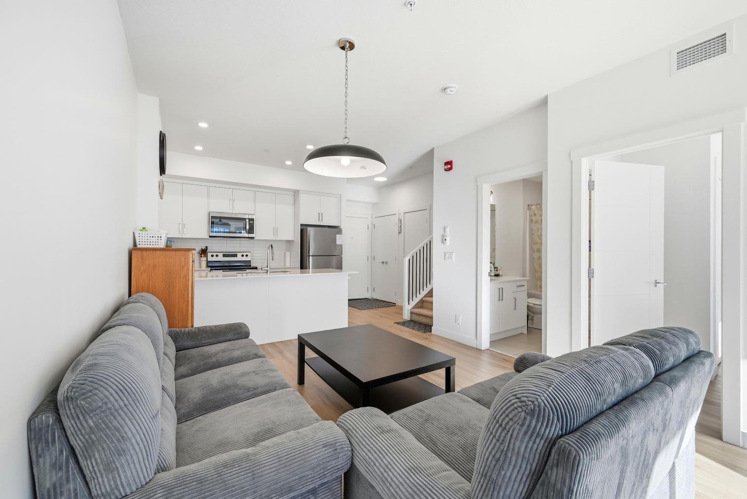 2216, 151 Skyview Bay NE