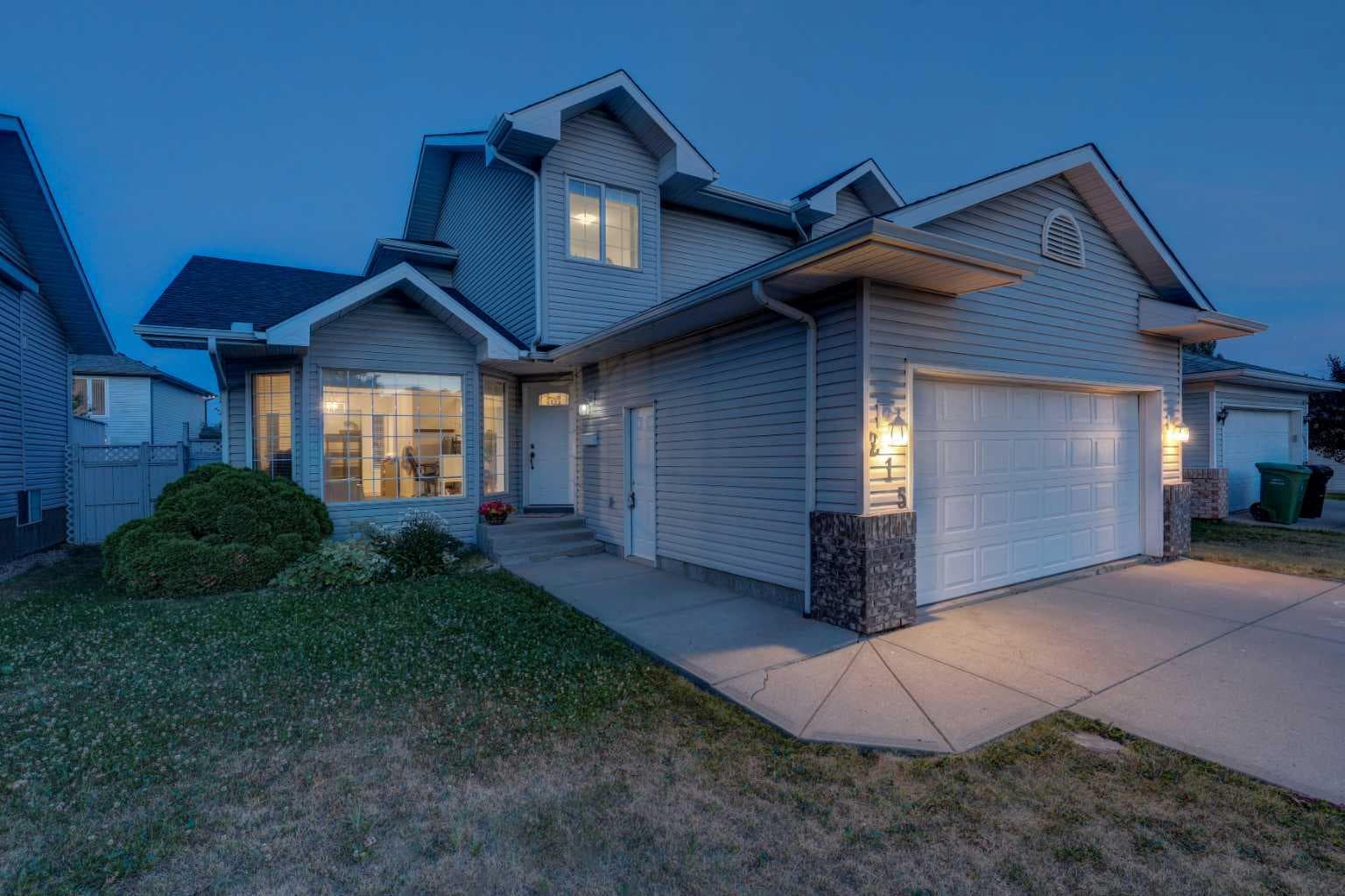 215 Arbour Ridge Way NW