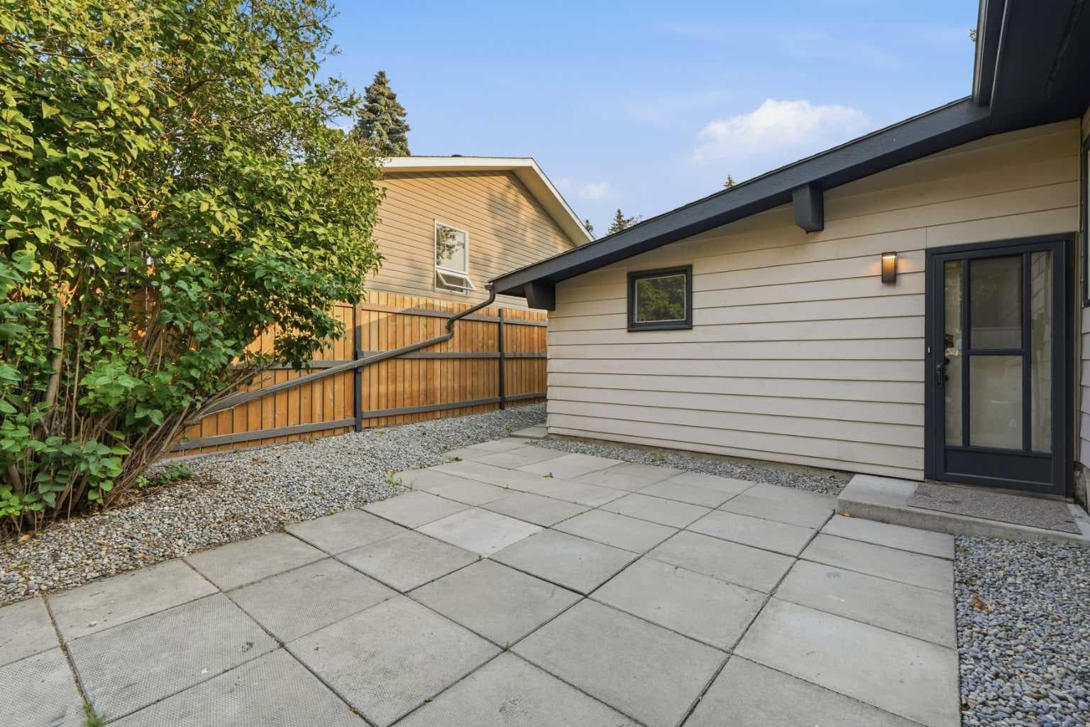 731 Queensland Drive SE
