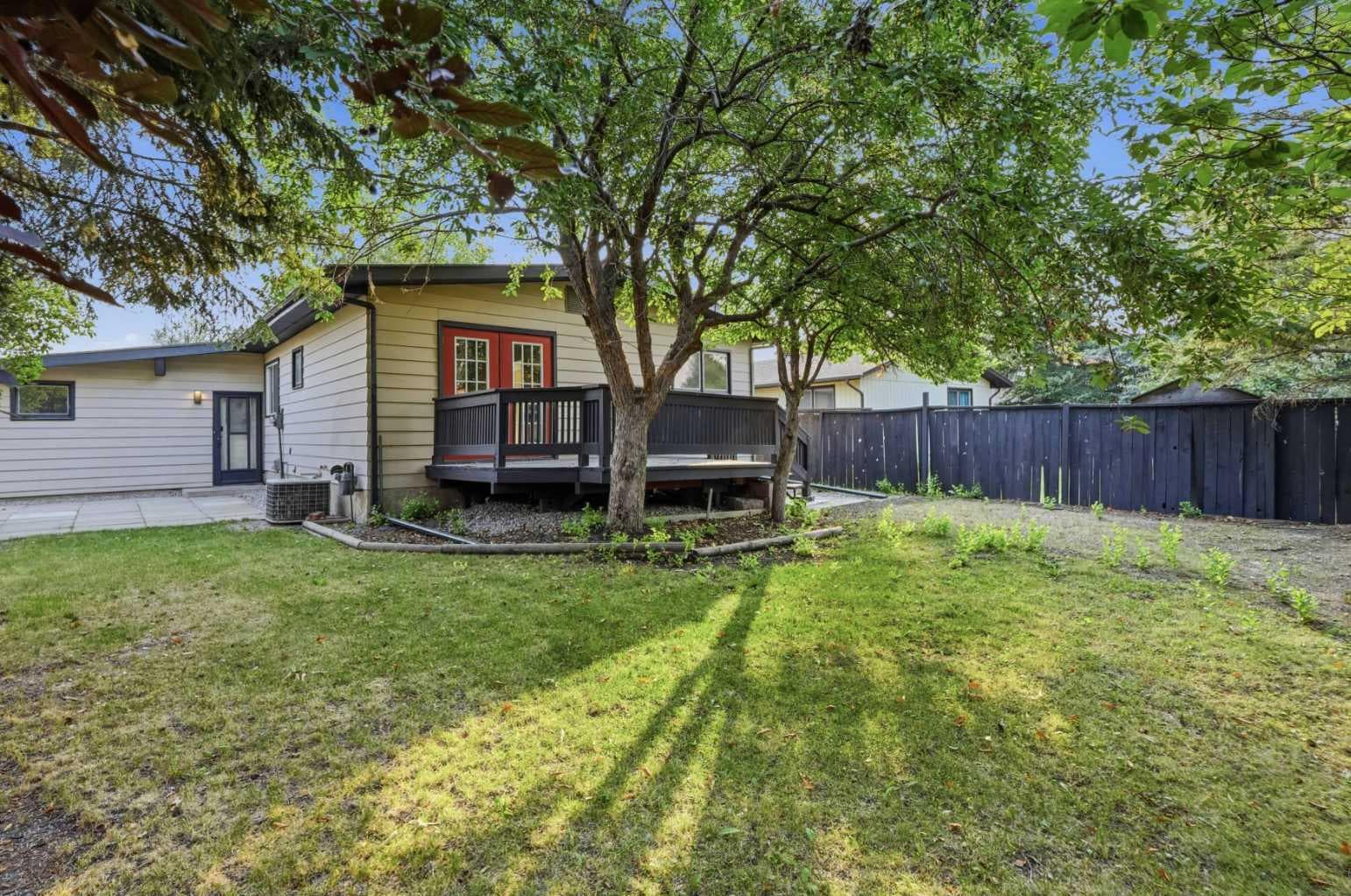 731 Queensland Drive SE