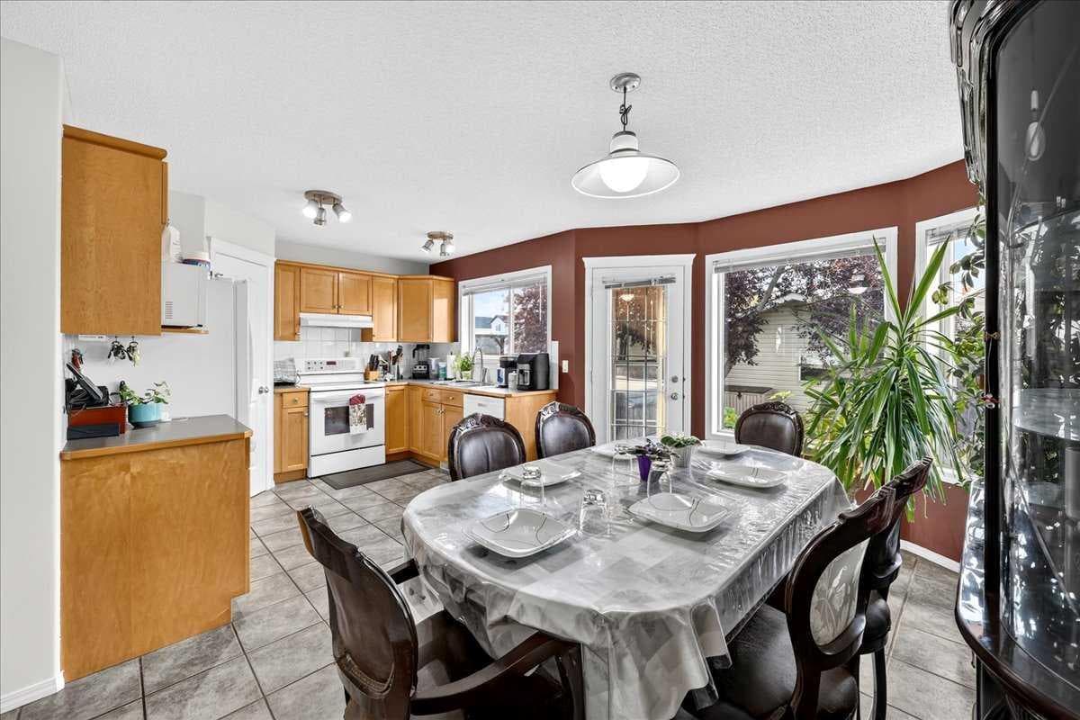 155 Tarington Green NE