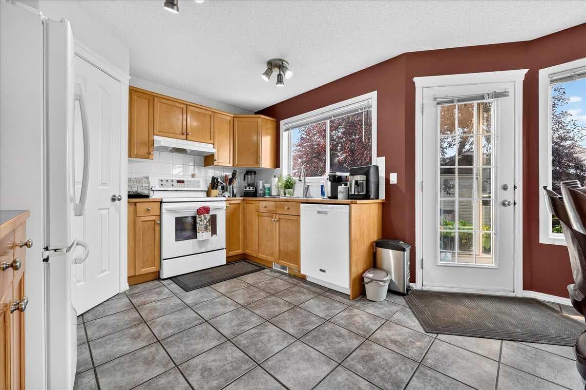 155 Tarington Green NE