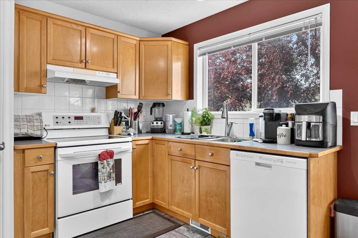 155 Tarington Green NE