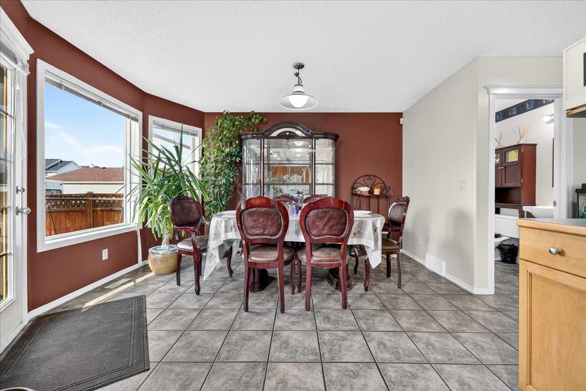155 Tarington Green NE