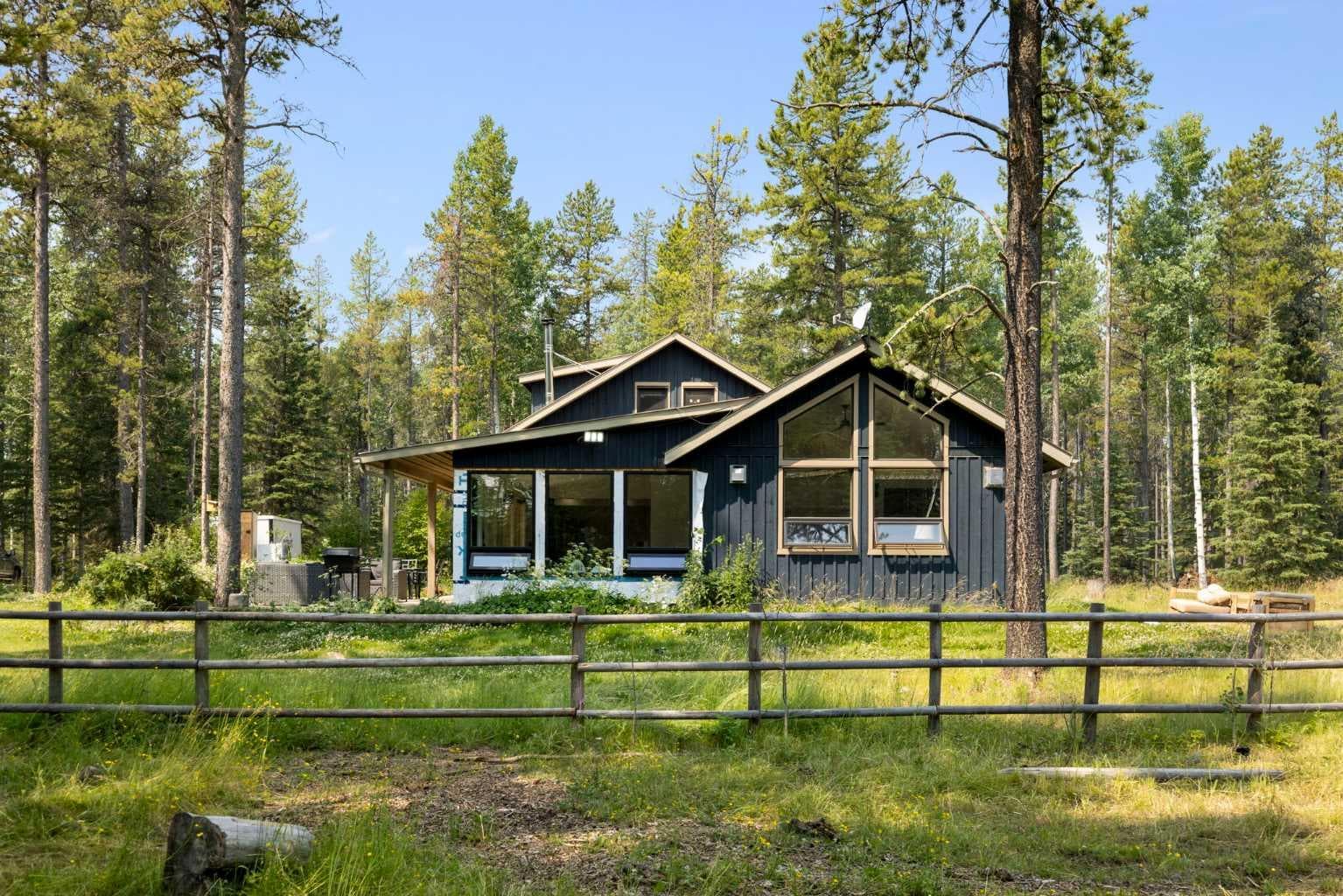 53161 Grand Valley Road 