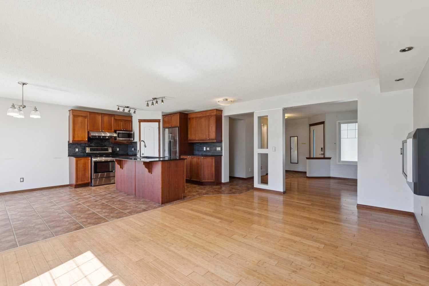 172 Kincora Drive NW