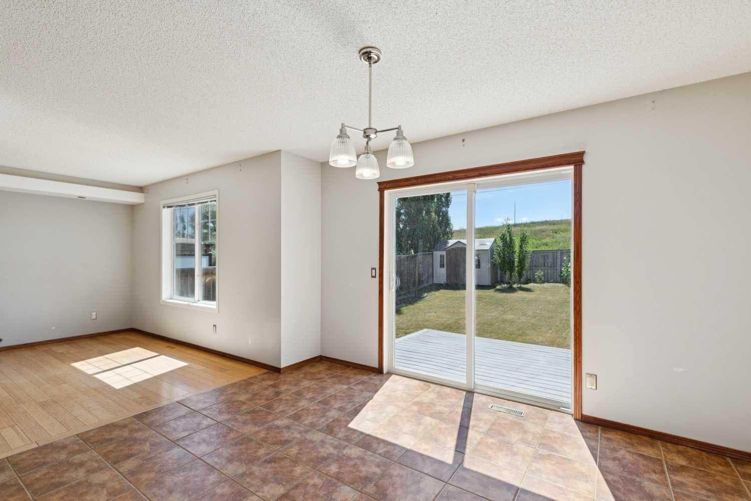 172 Kincora Drive NW
